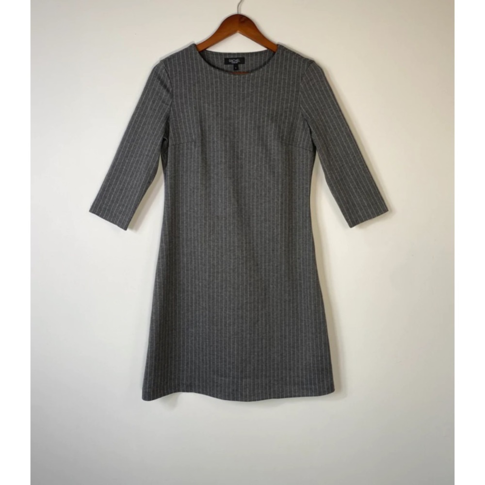 Rachel Roy size 10 pinstripe business dress. 3/4 sleeve. Never worn. Zip up
